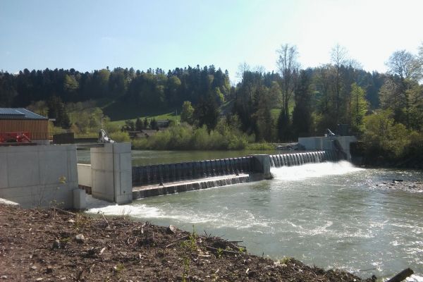 Insgesamte Wehrbreite über 50m Insgesamte Wehrbreite über 50m