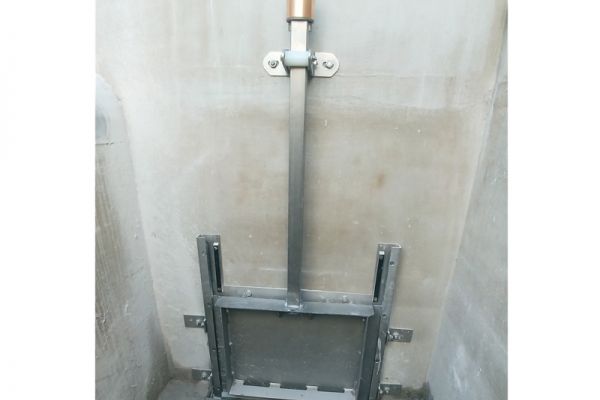 Wild Metal Stahlwasserbau Schützen Prise d´eau hydraulic steel construction Gates Flap covers