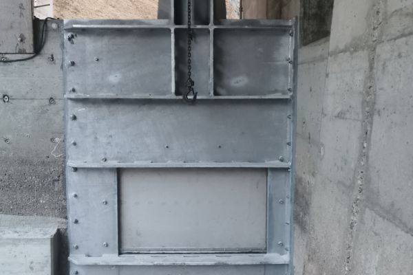 Wild Metal Stahlwasserbau Schütze Gate